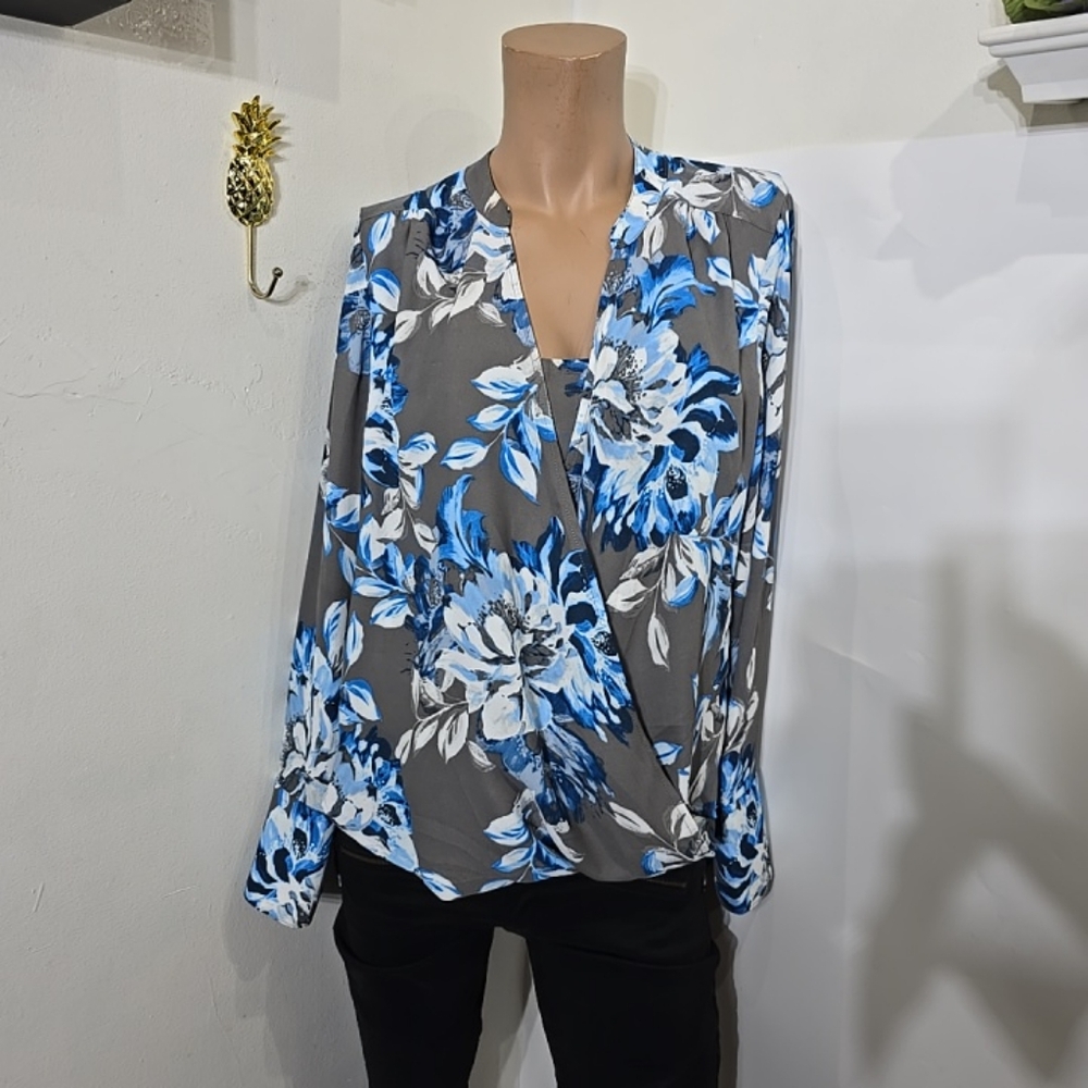 Chicos Womens Blue Gray Flowered Long Sleeve Pullover Blouse Size 0